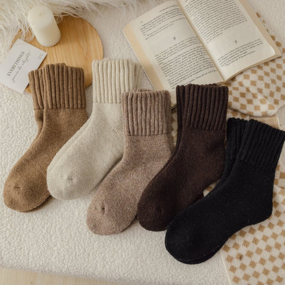 🔥❄️Hot Sale-Buy 1 Get 5 Packs✨❄️5 Pairs Women's Solid Mid-calf Socks