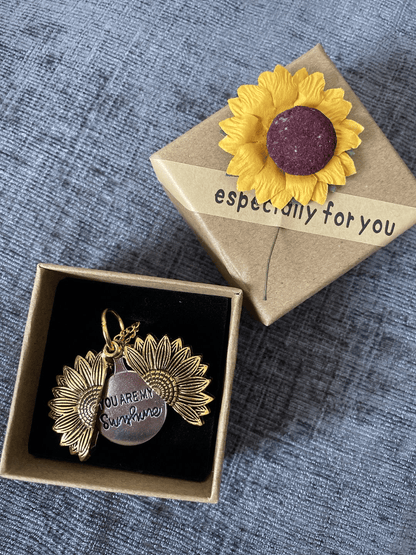 🔥🌞"You Are My Sunshine" Sunflower Necklace🌻(Double-sided engraving)